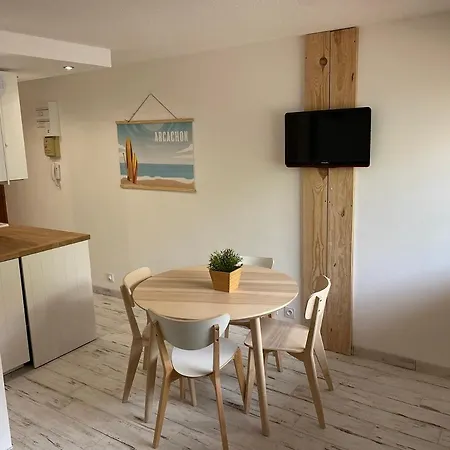 studio cabine pour 4 personnes en centre ville d'Arcachon Appartement Arcachon